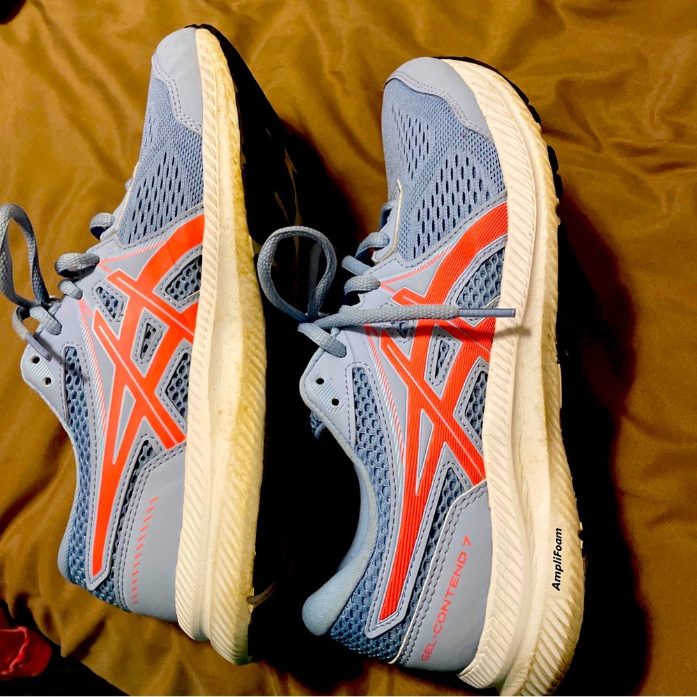 ASICS sz 9 wide